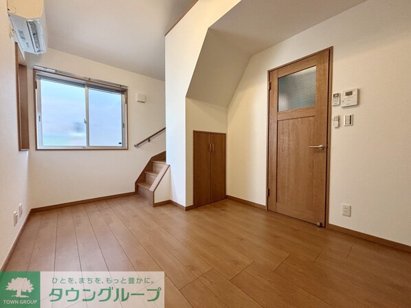 sri Pullanna Ikutaの物件内観写真